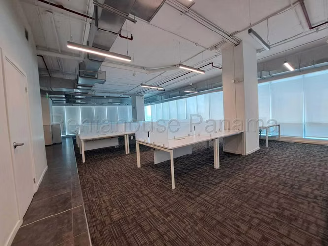 Oficina Comercial en Alquiler en Costa del Este JG