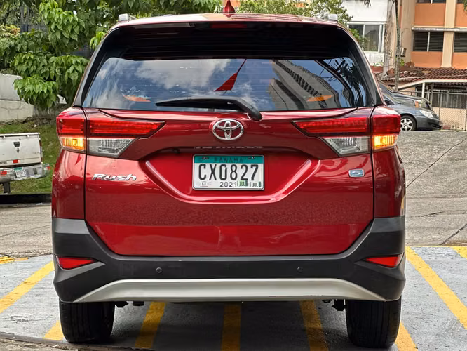 TOYOTA RUSH