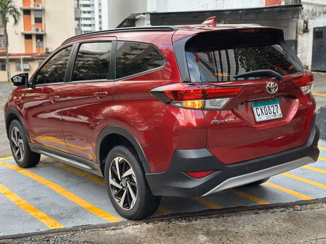 TOYOTA RUSH