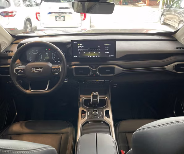 Vendo Geely Okavango 2023