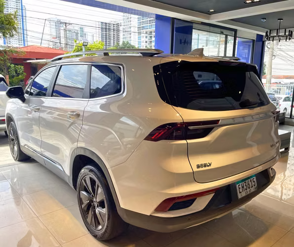Vendo Geely Okavango 2023