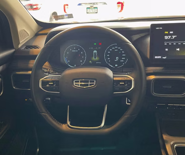 Vendo Geely Okavango 2023
