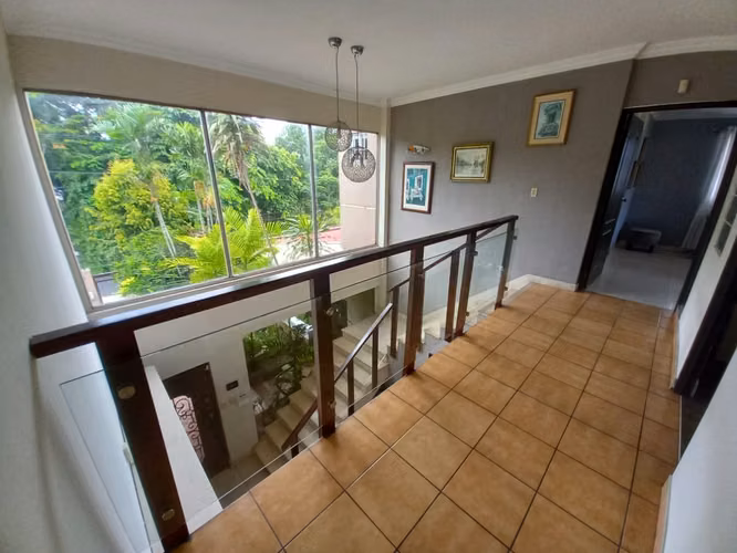 Las Cumbres. 504mts 3r 2.5b patio den $285,000.00neg - Imagen 13