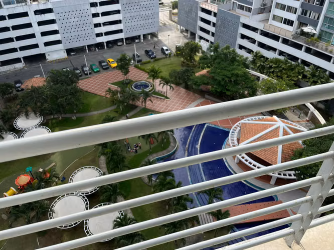C2573 SE VENDE AMPLIO AMPLIO APARTAMENTO EN LA TRANSISMICA CON LA 12 DE OCTUBRE