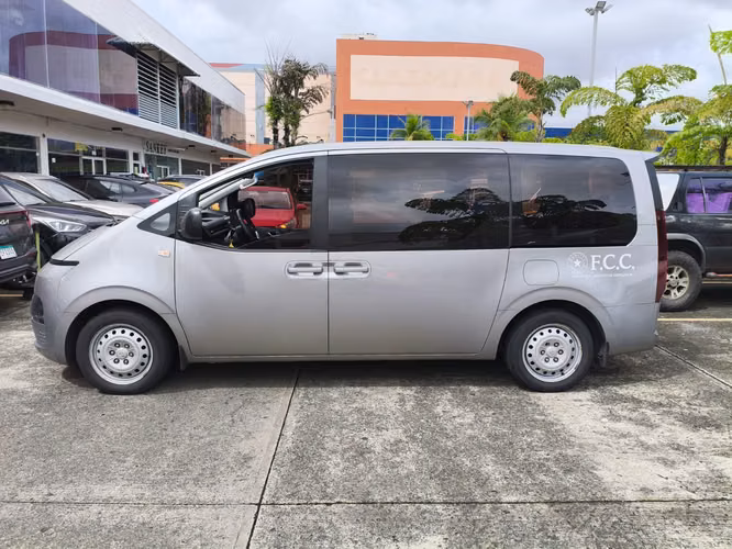 Hyundai Staria 11 Pasajeros