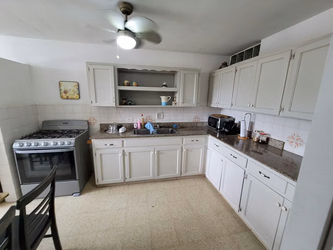 Alquilo apartamento Semi Amoblado Obarrio