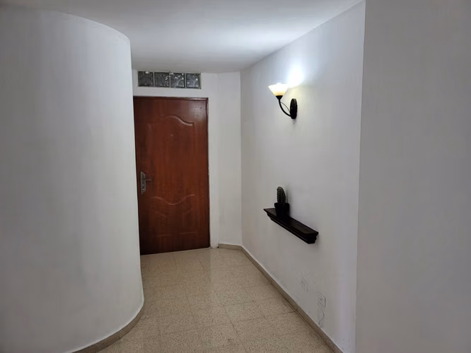 Alquilo apartamento Semi amoblado obarrio