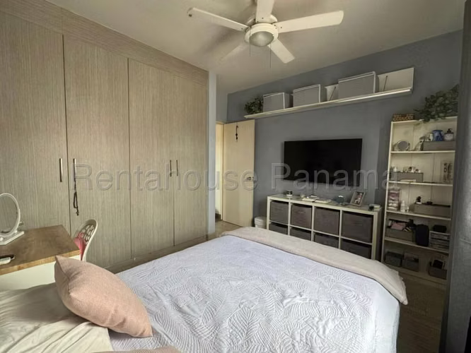 Quintas de Versalles - Casa de esquina en venta 312.63 m² con amplio patio - Imagen 17