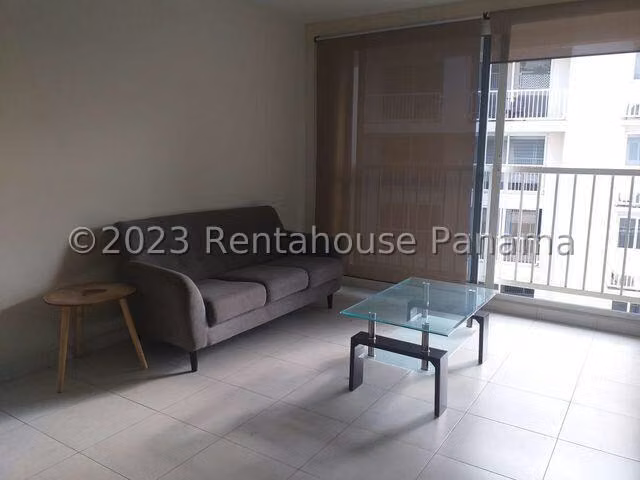 Se Vende Apartamento en Versalles LA27-1741