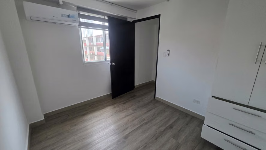 Alquiler Apartamento Via España Carrasquilla - Imagen 11