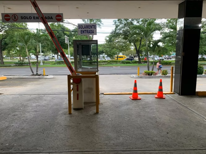Se Alquila Oficina en Balboa Plaza – Ave. Balboa - Imagen 10