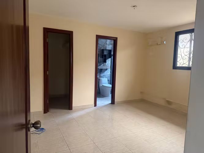 EN REMATE CASA EN BRISAS DEL GOLF - DR - Imagen 9