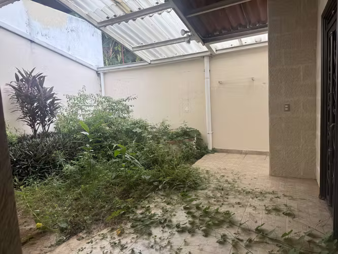 EN REMATE CASA EN BRISAS DEL GOLF - DR - Imagen 14