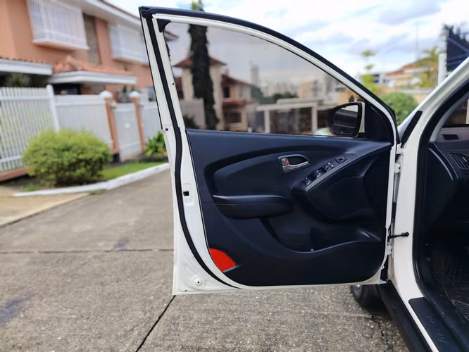 HYUNDAI TUCSON IX 2012 MANUAL NEGOCIABLE - Imagen 4