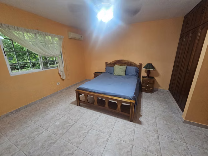 2 Hectáreas de Terreno con Residencia Estilo Villa, Ideal para Inversión Recreacional - Imagen 11