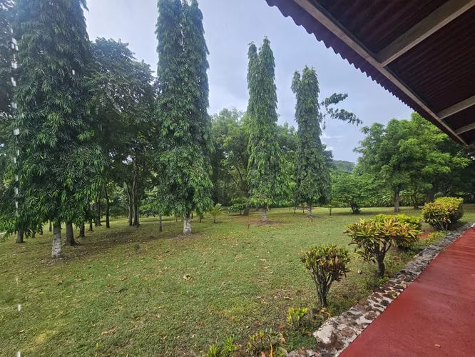 2 Hectáreas de Terreno con Residencia Estilo Villa, Ideal para Inversión Recreacional - Imagen 8