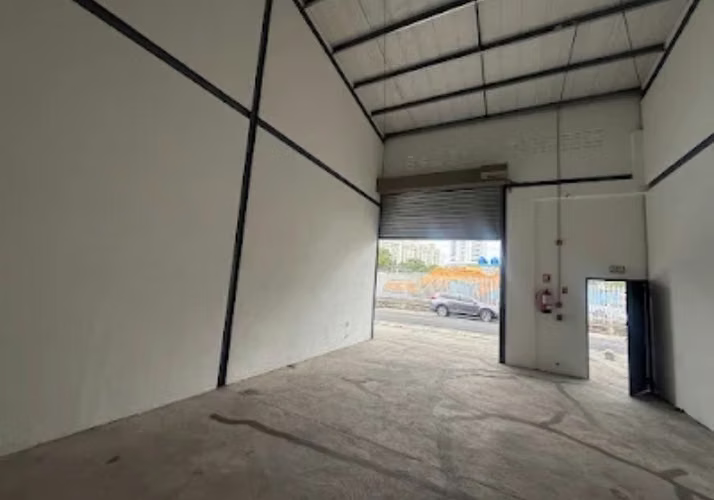  Warehouse for Rent in Chanis – Strategic Location