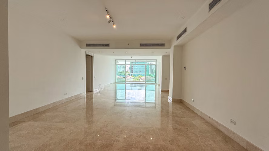 Exclusivo Apartamento en Crescent Lane, Santa Maria Golf and County Club
