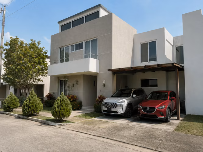 Casa de 350 m² con doble altura en Villasur, Costa Sur - Imagen 13