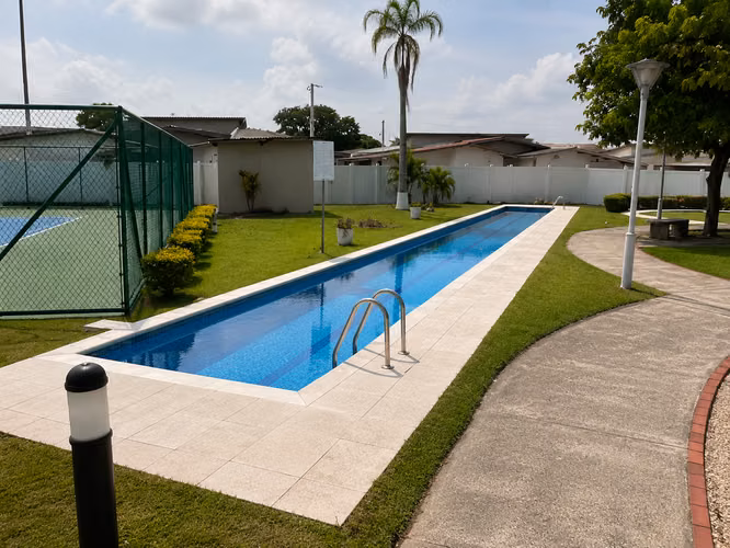 Casa de 350 m² con doble altura en Villasur, Costa Sur - Imagen 8