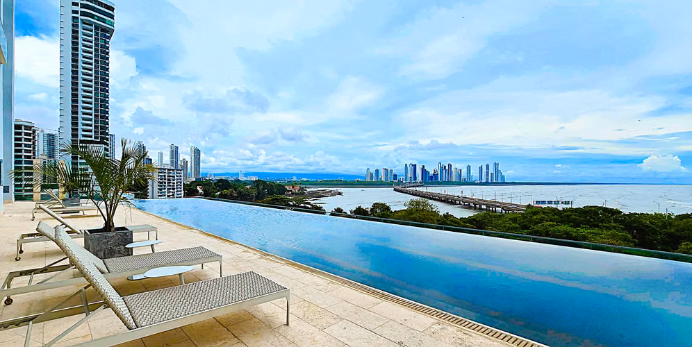 JUNIOR PENTHOUSE - PISO COMPLETO - FRENTE AL MAR