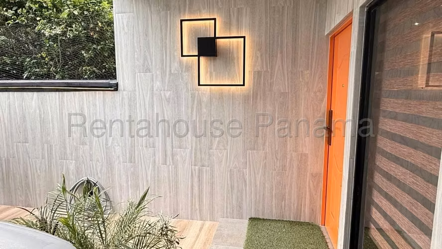 Se Vende Casa en Coco del Mar VLU27-1702