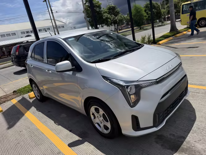 Vendo Kia Picanto automático 2025