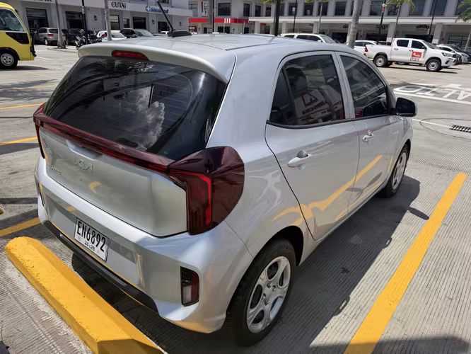 Vendo Kia Picanto automático 2025