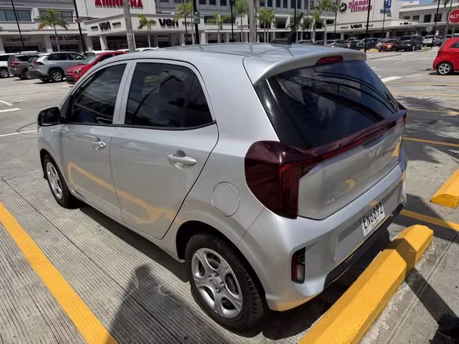 Vendo Kia Picanto automático 2025