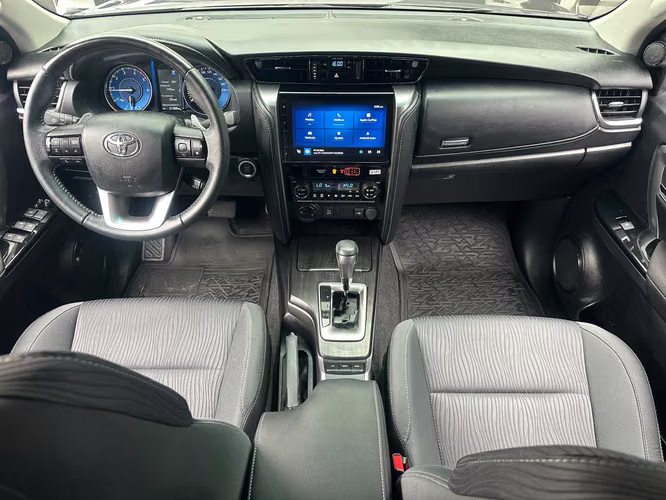 TOYOTA FORTUNER AÑO 2024 AUTOMÁTICO - Imagen 15