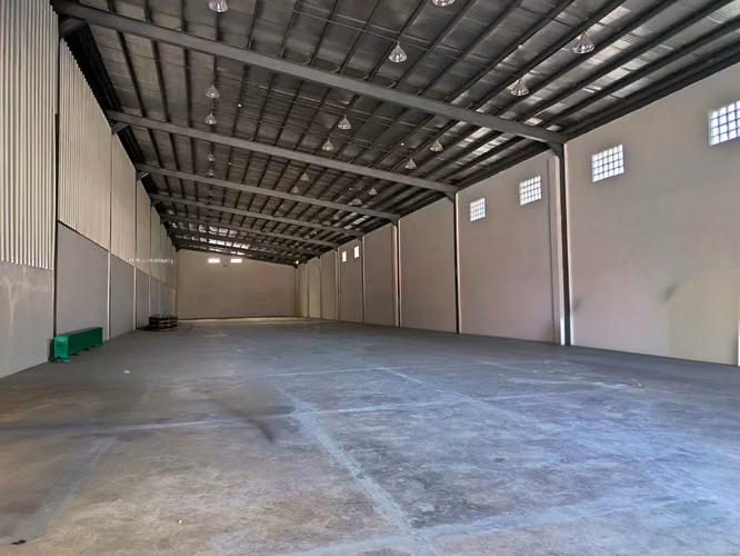 BODEGA EN ALQUILER | MAÑANITAS | VIA PRINCIPAL - Imagen 3