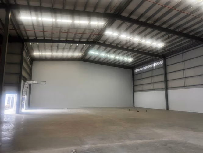 Alquilo galera de 500m2 en Llano Bonito  #26-5909GE