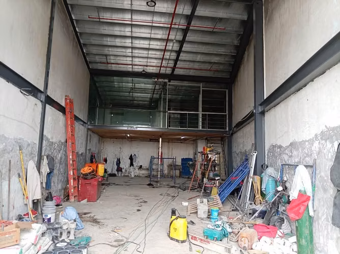 Se alquilan locales tipo galera - Imagen 4