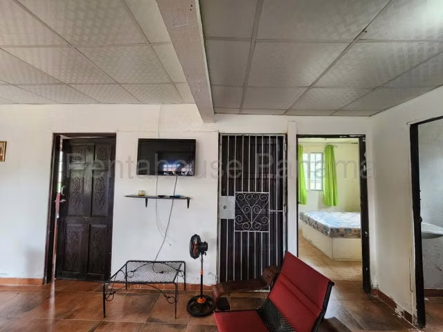Venta de casa de playa en Isla Grande,  Colón  26GC3077 - Imagen 3