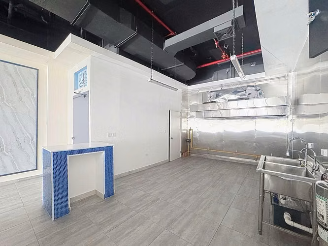 Alquiler de local comercial en Vía Israel – Sunset Strip - Imagen 10