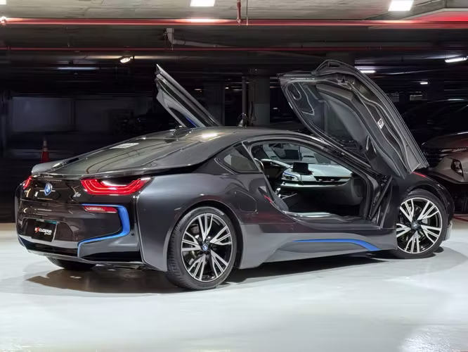 BMW i8 2017