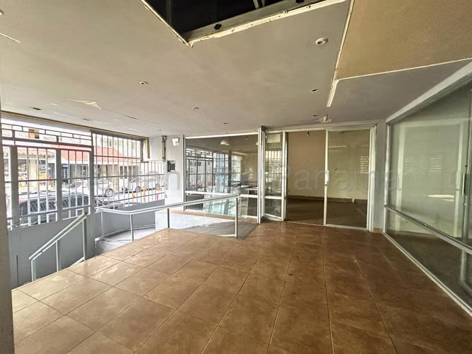 Commercial space for rent in El Cangrejo. 26-7110.