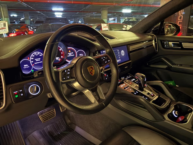 PORSCHE CAYENNE GTS COUPÉ 2022