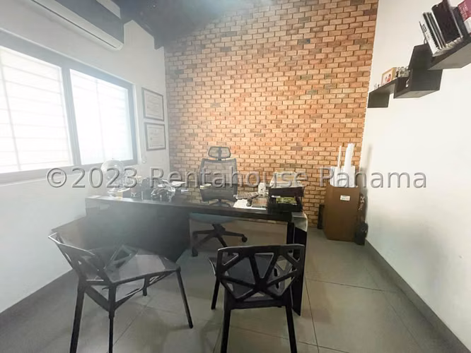 Oficina en Venta en Hato Pintado.