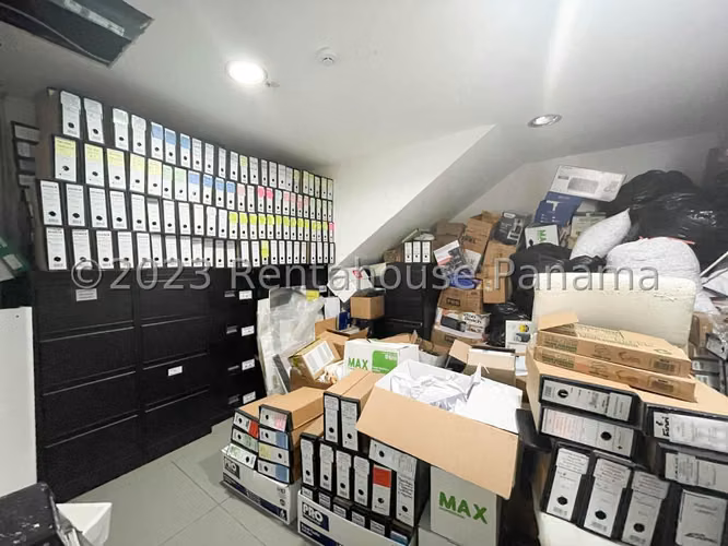 Oficina en Venta en Hato Pintado.
