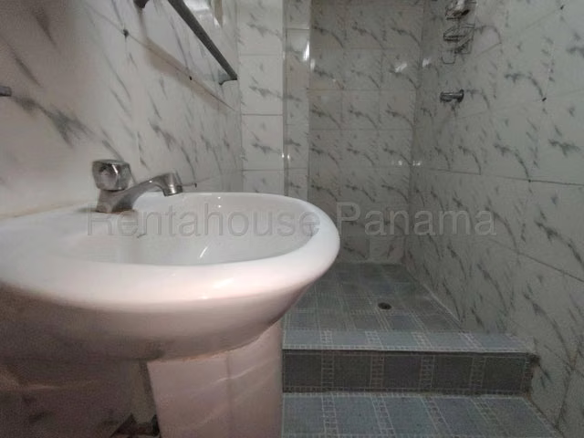 Venta de casa adosada Res Espinar, Colón 26GC3096