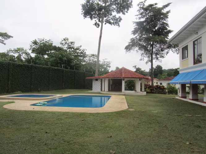 Se Vende Mansión en Residencial Camino de Cruces, Ancón, Albrook