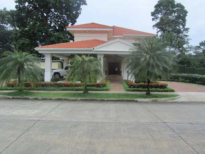 Se Vende Mansión en Residencial Camino de Cruces, Ancón, Albrook