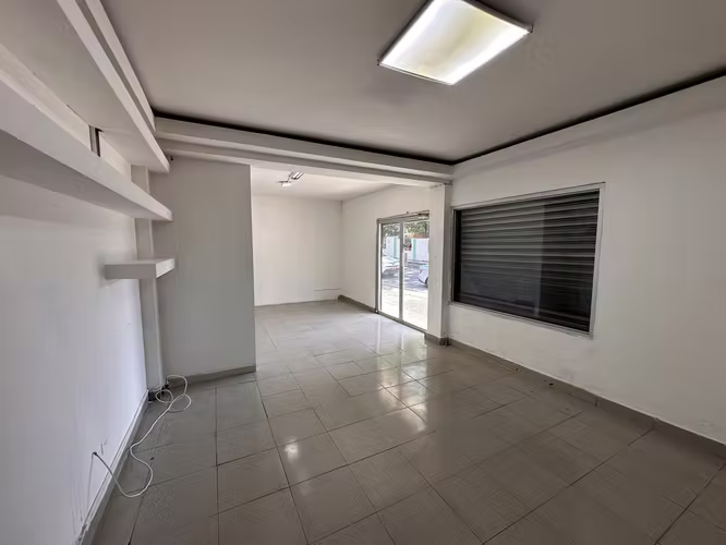 Se ALQUILA Local Comercial en Vía principal de Carrasquilla - Imagen 5