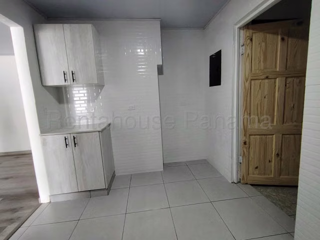 Amplia y conveniente casa en venta Altos de San Judas, Colón 26GC8721