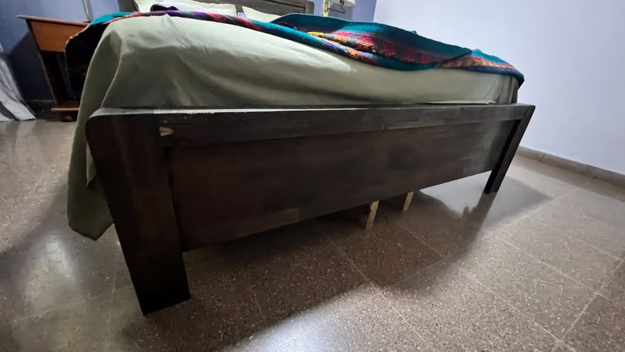 Cama Queen + colchon pillow top   whatsapp 