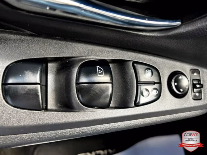 Nissan Kicks 2023 Automática ED1447 - Imagen 12