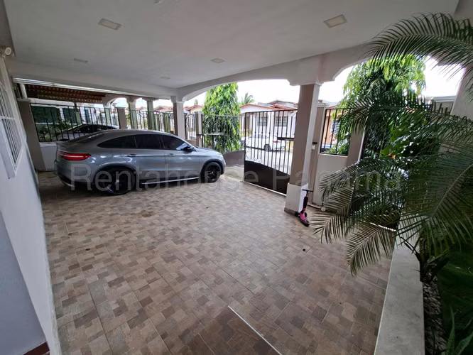 Venta de Casa en Arraijan Brisas del Golf EC