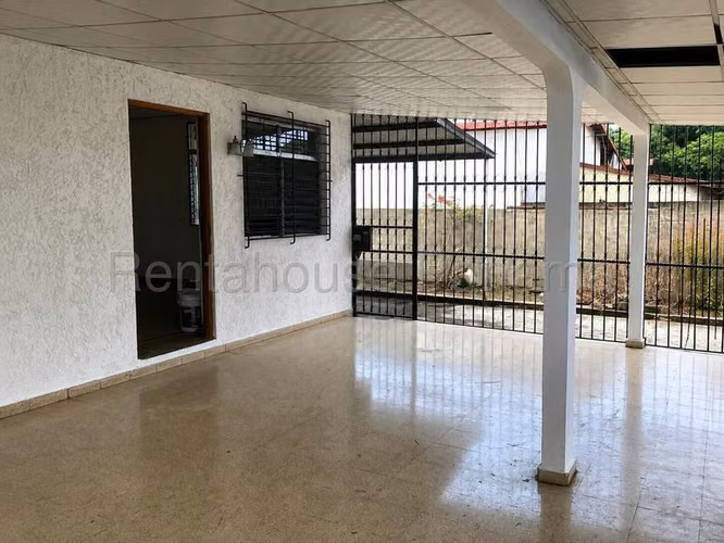 Oficina Comercial en Venta en Parque Lefevre JG - Imagen 3