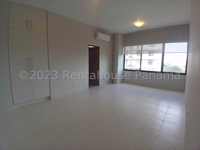 Apartamento en Venta en La Cresta  JG
